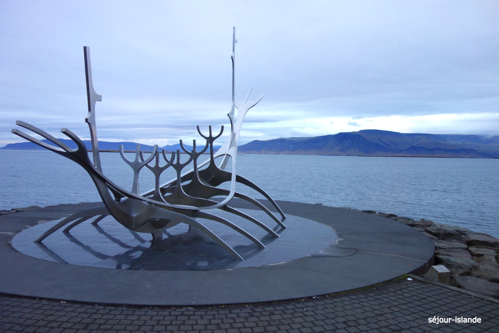Le voyageur du soleil, sculpture à Reykjavik